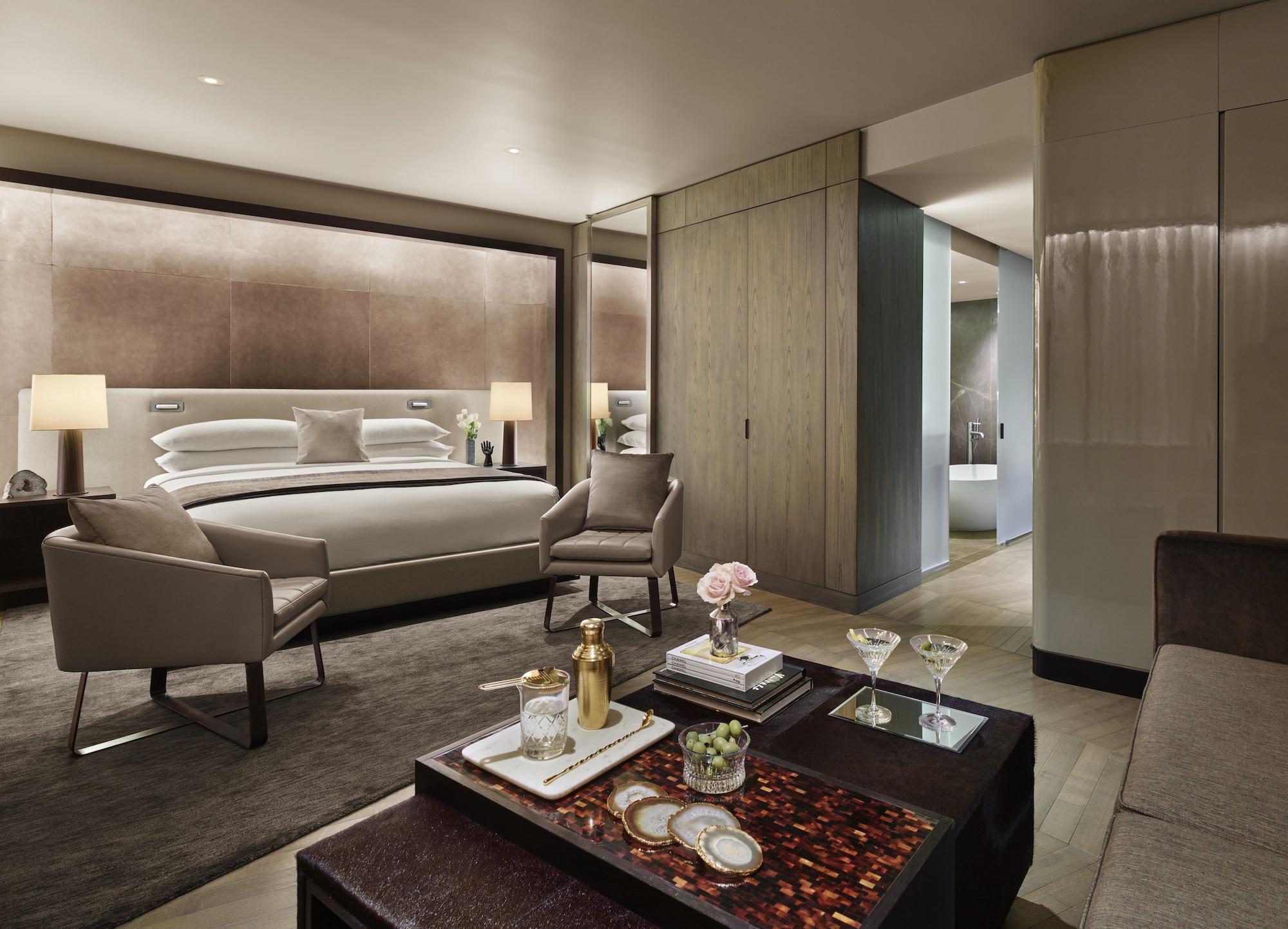The Knickerbocker Hotel New York Exterior foto A bedroom at The Dorchester