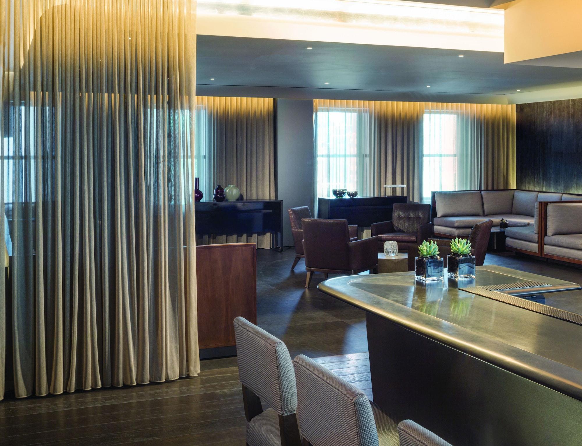 The Knickerbocker Hotel New York Exterior foto The private suite at the airport