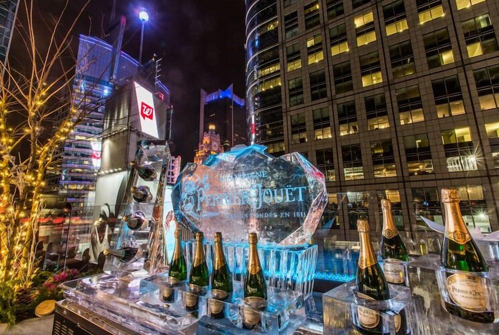 The Knickerbocker Hotel New York Exterior foto Champagne bottles on ice