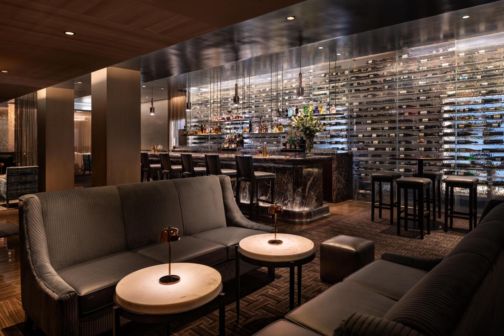 The Knickerbocker Hotel New York Exterior foto The bar at the 100 East 53rd Street location